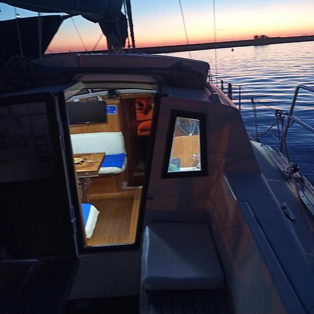 Bed & Boat Brezza Del Mare Viareggio Exterior foto